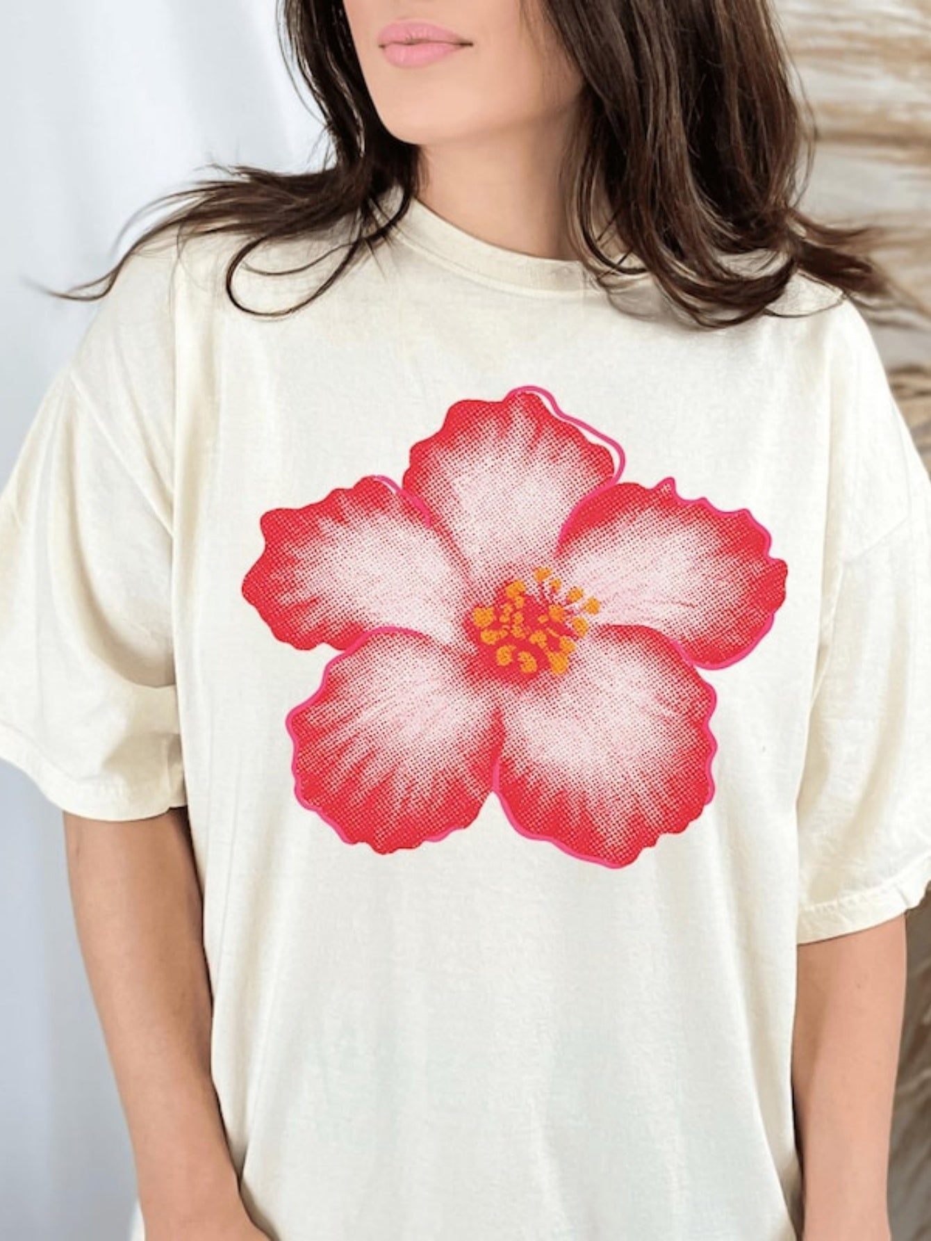 Women's Graphic T-Shirt Radiant Red Petals With Subtle Gradients Centered On Large Flower