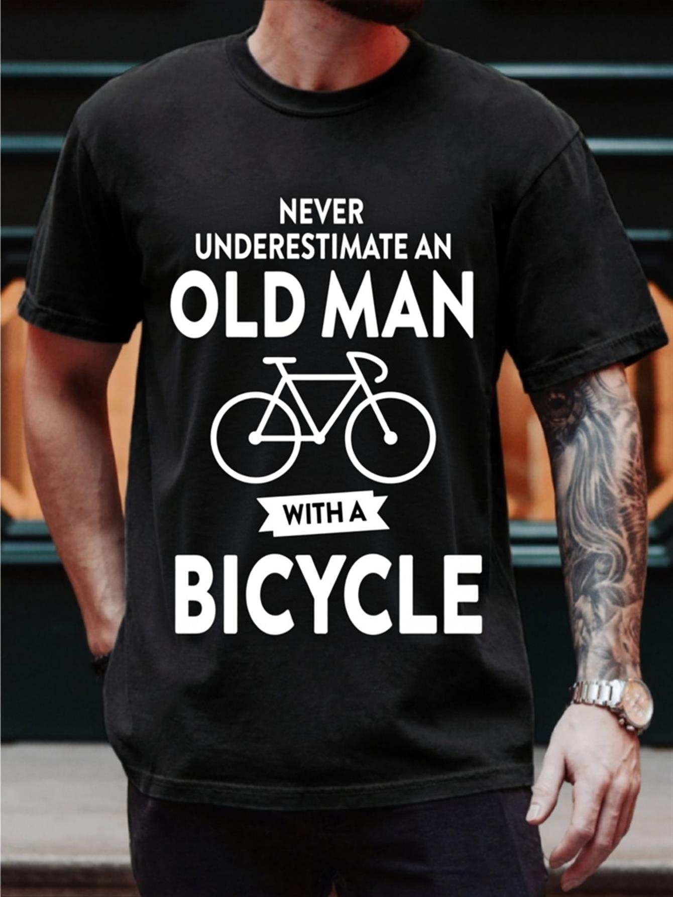 Men's Graphic T-Shirt Never Underestimate An Old Man With A Classic Outline Bicycle